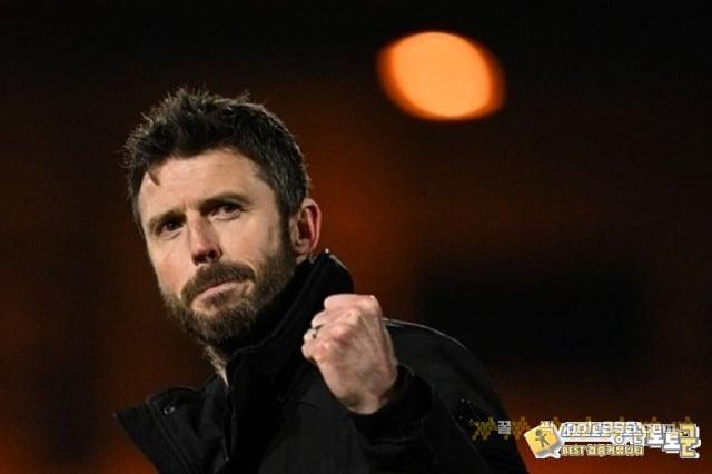 “악취나게 서성여” 퍼거슨경 독설로 ‘저격’한 맨유 ‘레전드’, 캐릭 ‘매직’엔 “몇달 간 지켜보겠다”