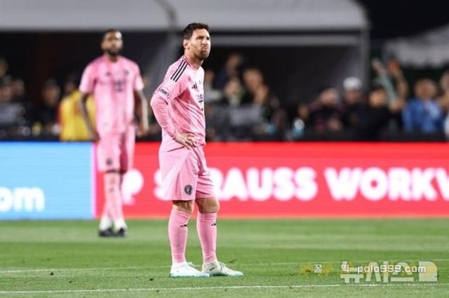 거짓으로 밝혀진 메시 '심판실 난입 의혹'… 거짓으로 밝혀진 메시 '심판실 난입 의혹'…