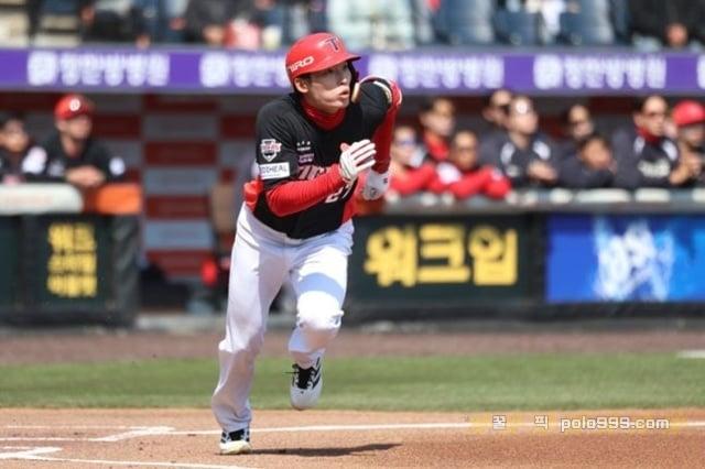 2억 5천만 원의 방어막… KIA는 이미 김호령의 '진짜 가치'를 알고 있었다 2억 5천만 원의 방어막… KIA는 이미 김호령의 '진짜 가치'를 알고 있었다